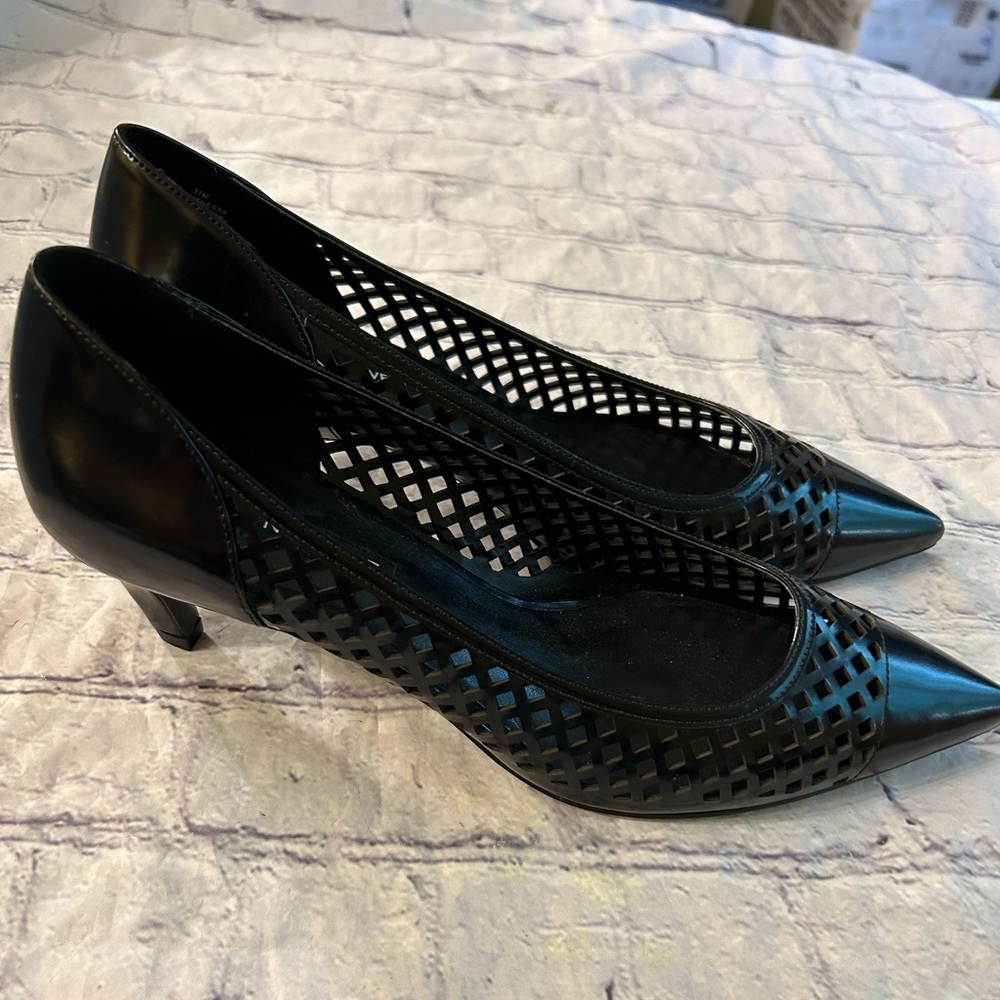 NINE WEST QUANESSA BLACK LEATHER CUTOUT WOMENS PUMPS SIZE 11M